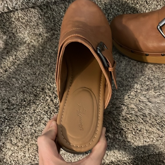 New Clog Shoes - Picture 5 of 6